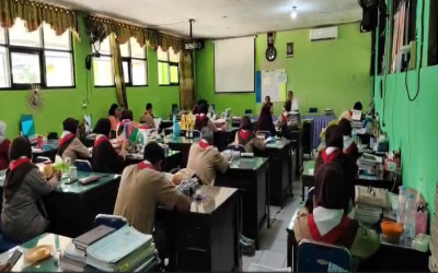 Tingkatkan Kualitas Manajerial dan Pembelajaran, Pengawas Sekolah Gelar Pembinaan Guru di SMP Negeri 1 Jumantono