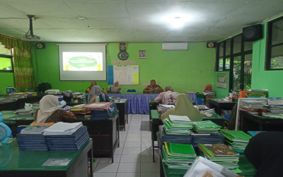 Diseminasi Pelatihan Peningkatan Kemampuan Literasi Numerasi untuk Guru